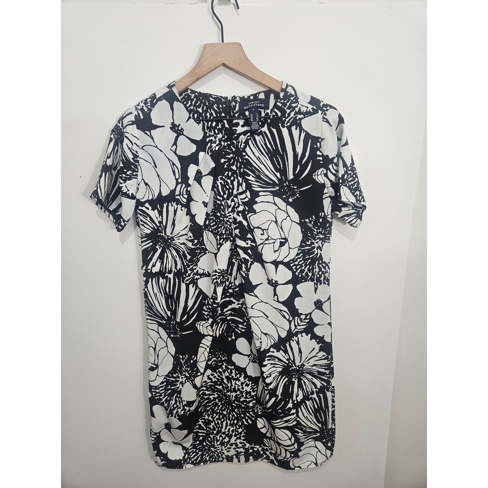 Lands' End Outfitters Black White Floral Shift Dress Petite 8 Short Sleeve 34"